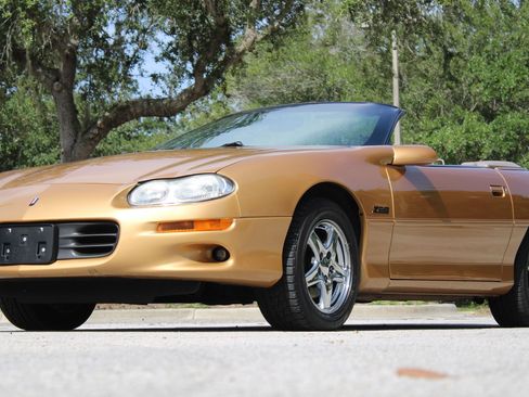 Used 1998 Chevrolet Camaro Z28 RWD image 5