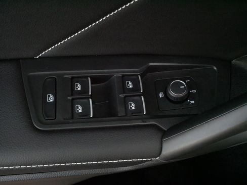 Certified 2024 Volkswagen Tiguan SE R-Line image 19