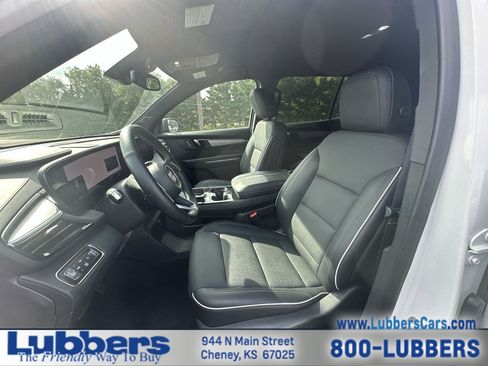 Used 2026 Buick Enclave Preferred AWD/4WD image 11
