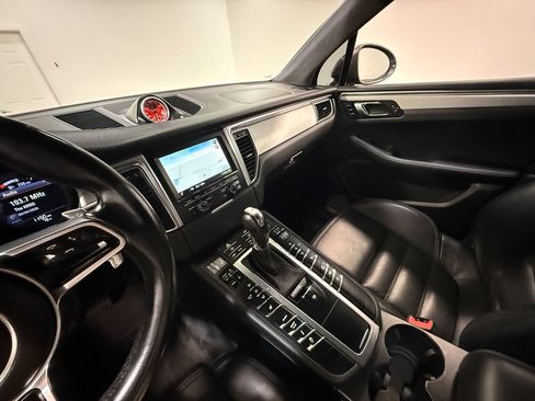 Used 2015 Porsche Macan Turbo AWD/4WD image 81