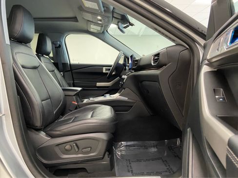 Used 2023 Ford Explorer Limited w/ Equipment Group 301A image 20
