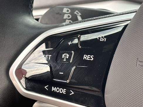 Used 2024 Volkswagen ID.4 S image 31