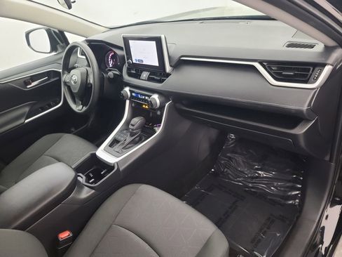 Used 2025 Toyota RAV4 XLE image 15