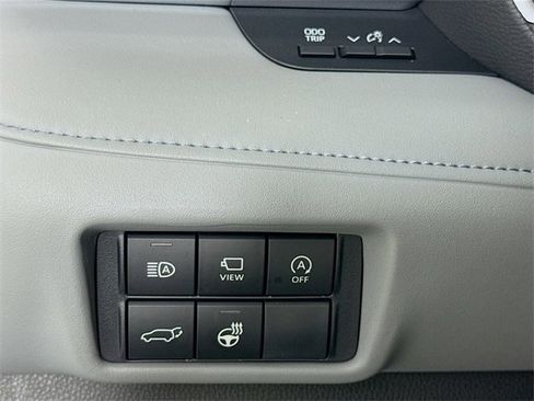 Certified 2025 Toyota Highlander Limited image 10