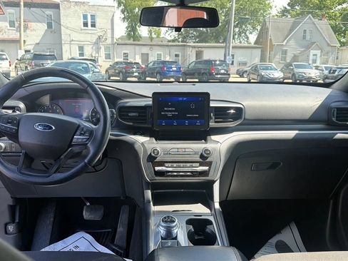 Used 2020 Ford Explorer XLT w/ Class III Trailer Tow Package AWD/4WD image 12