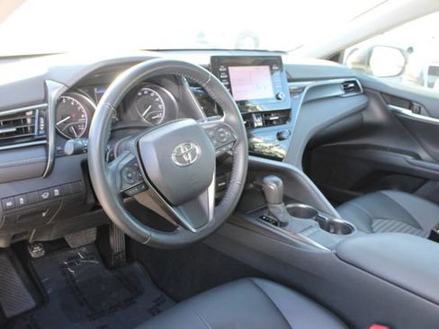 Used 2022 Toyota Camry SE w/ Carpet Mat Package (TMS) FWD image 11