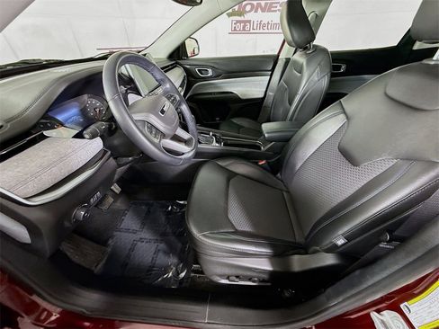 Used 2022 Jeep Compass Latitude w/ Sun and Sound Group image 26