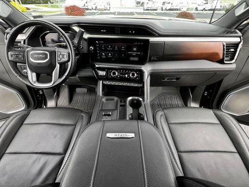 Used 2025 GMC Sierra 2500 Denali image 19