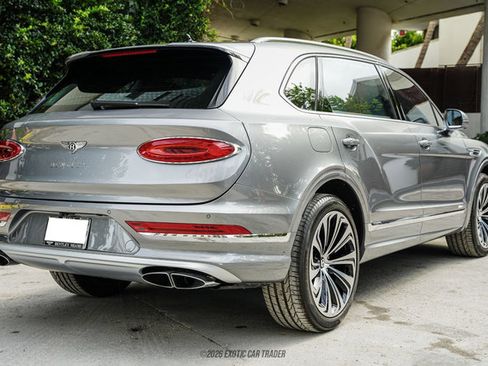 Used 2024 Bentley Bentayga Extended Wheelbase AWD/4WD image 8