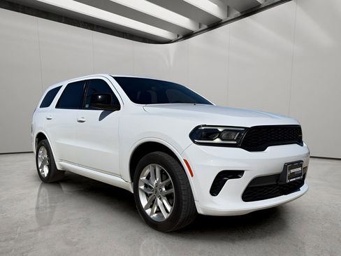 Used 2023 Dodge Durango GT image 3