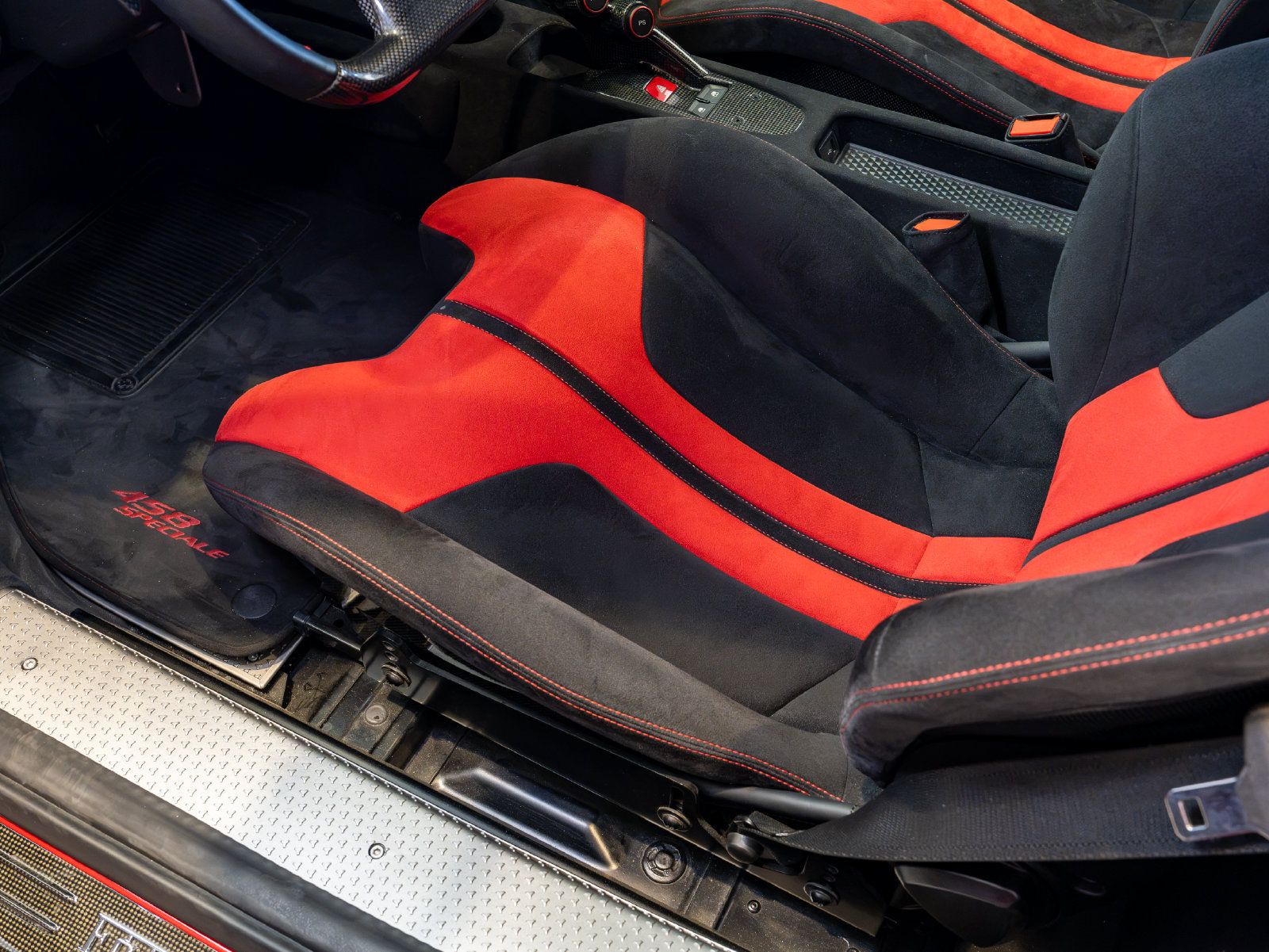 Used 2015 Ferrari 458 Speciale Coupe RWD image 12