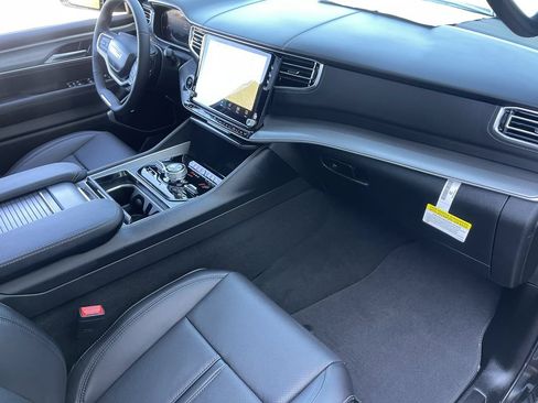 New 2026 Jeep Grand Cherokee Limited w/ Limited Altitude Package AWD/4WD image 29