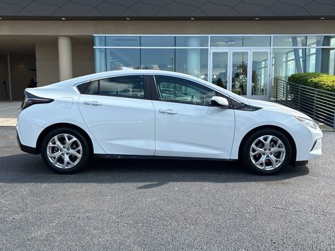 Used 2017 Chevrolet Volt Premier w/ Driver Confidence II Package FWD image 20