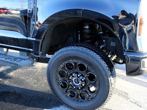 Used 2024 Ford F250 Lariat w/ Black Appearance Package image 8