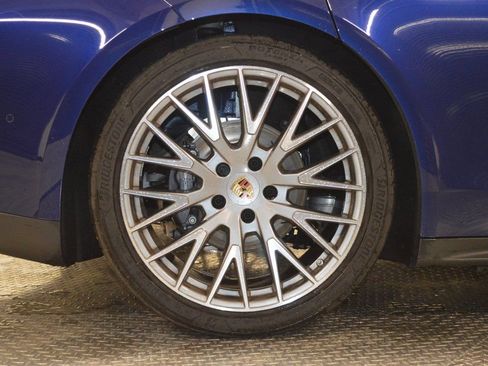 Certified 2025 Porsche Panamera image 15