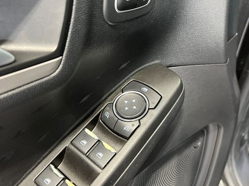 Used 2020 Ford Escape SEL image 26