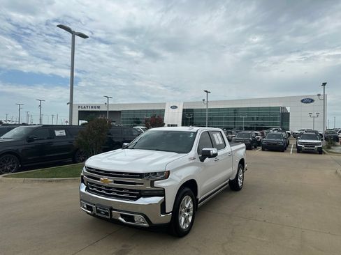 Used 2019 Chevrolet Silverado 1500 LTZ AWD/4WD image 25
