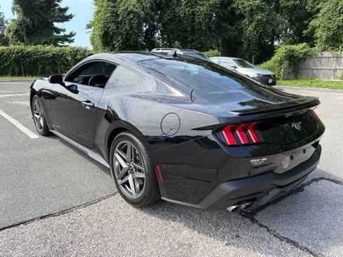 Used 2025 Ford Mustang Premium RWD image 6