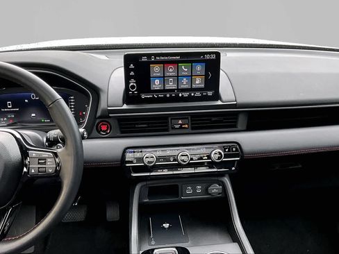 Used 2025 Honda Pilot Black Edition image 7