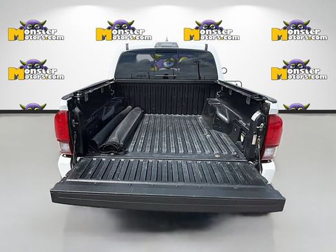 Used 2018 Toyota Tacoma TRD Off-Road AWD/4WD image 27