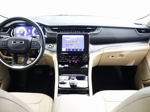 Used 2022 Jeep Grand Cherokee L Limited w/ Luxury Tech Group II image 18