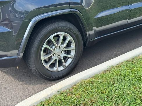 Used 2016 Jeep Grand Cherokee Overland AWD/4WD image 16