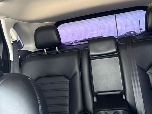 Used 2019 Ford Edge SEL w/ Equipment Group 201A FWD image 11