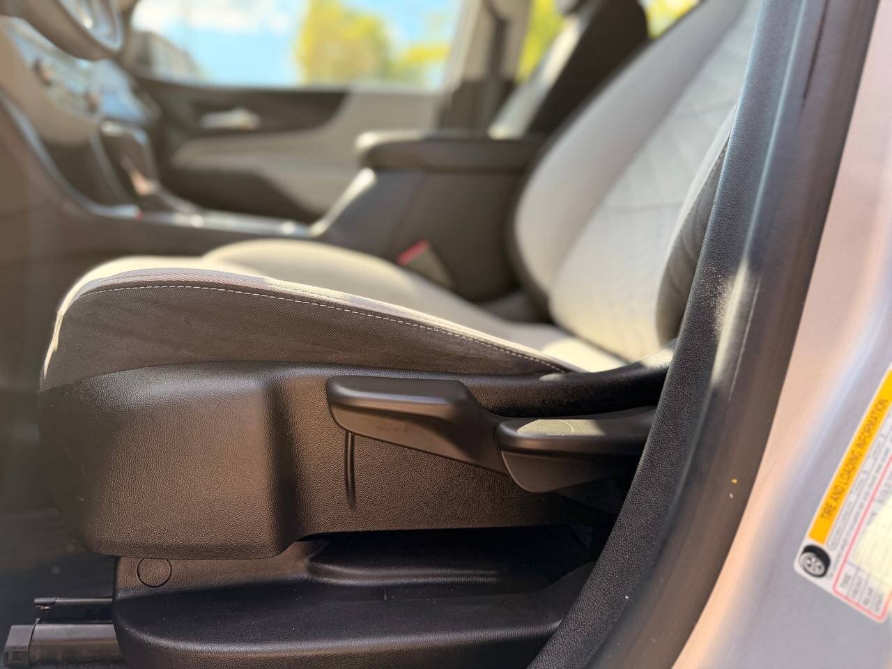 Used 2019 Chevrolet Equinox LS FWD image 26