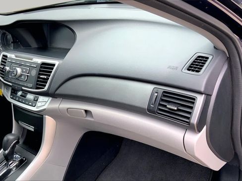 Used 2013 Honda Accord LX image 18