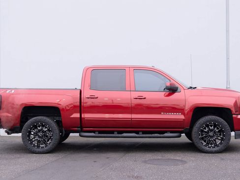 Used 2018 Chevrolet Silverado 1500 LT w/ All Star Edition image 28