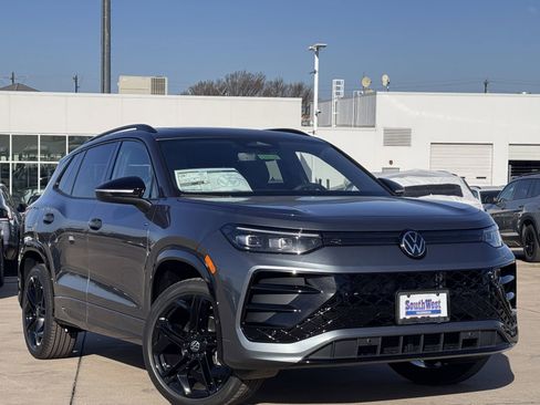New 2026 Volkswagen Tiguan SE R-Line FWD image 2