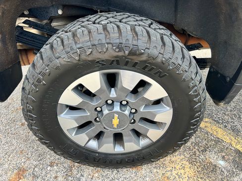 Used 2024 Chevrolet Silverado 2500 LT w/ Texas Edition image 11