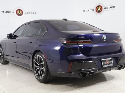 Used 2023 BMW 760i xDrive image 4