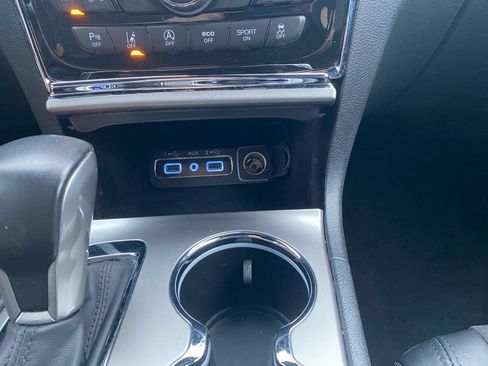Used 2022 Jeep Grand Cherokee Laredo X AWD/4WD image 22