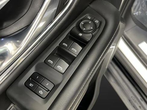 Used 2023 GMC Yukon SLT image 21