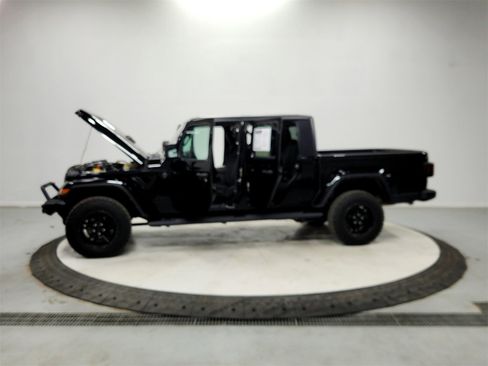 Used 2022 Jeep Gladiator Sport image 12