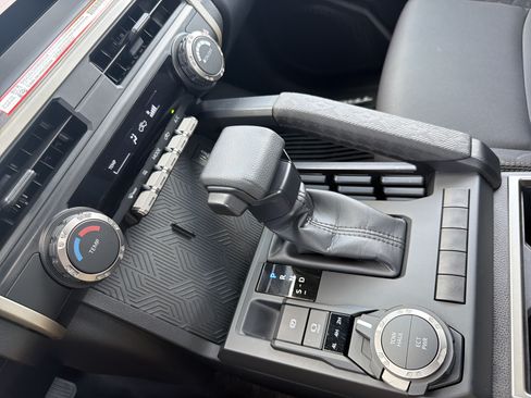 Certified 2025 Toyota Tacoma SR5 AWD/4WD image 8