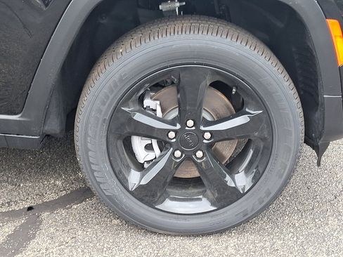 New 2025 Jeep Grand Cherokee L Altitude w/ Trailer Tow Package image 8