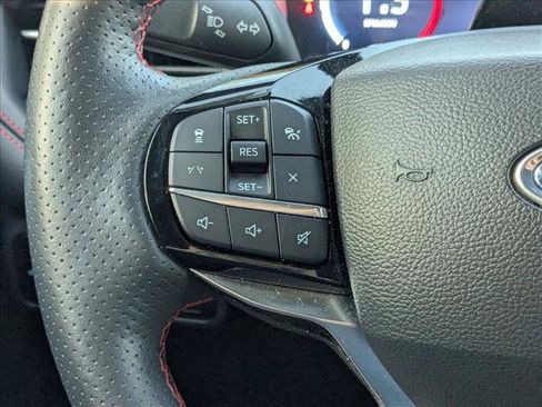 Used 2025 Ford Explorer ST-Line w/ ST-Line Street Pack AWD/4WD image 4