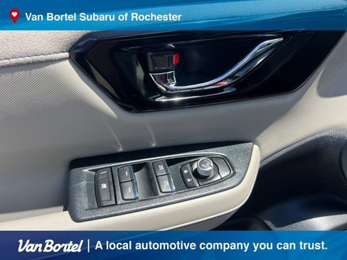 Used 2025 Subaru Forester Limited AWD/4WD image 14