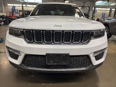 Used 2024 Jeep Grand Cherokee Limited AWD/4WD image 2