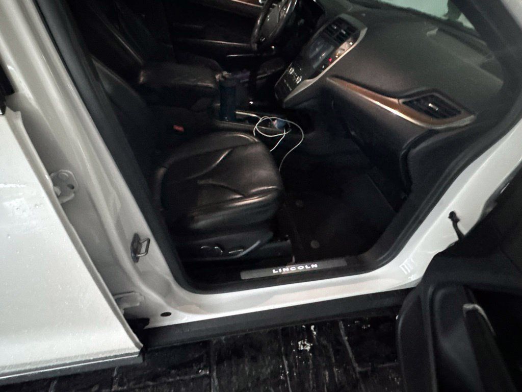 Used 2019 Lincoln MKC Reserve w/ MKC Technology Package FWD image 9