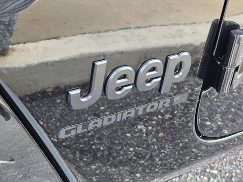 New 2026 Jeep Gladiator Sport AWD/4WD image 32