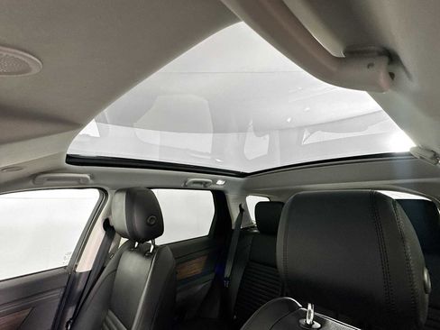 Used 2025 Land Rover Discovery Sport S image 12