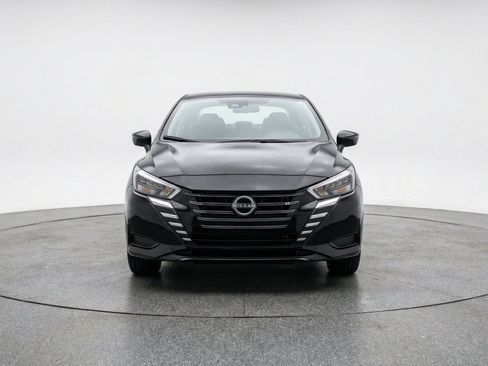 Used 2025 Nissan Versa SV FWD image 2