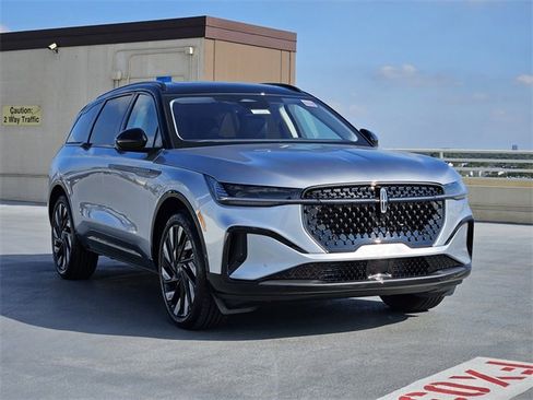 New 2026 Lincoln Nautilus Reserve image 3