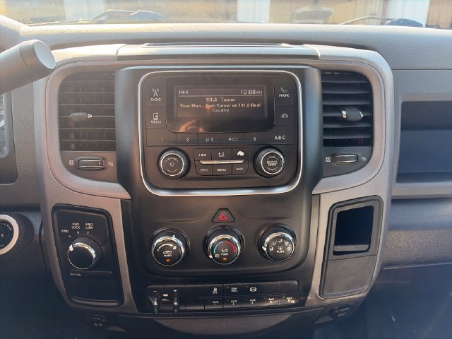 Used 2017 RAM 3500 Tradesman w/ Chrome Appearance Group AWD/4WD image 18