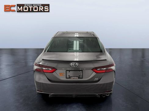 Used 2024 Toyota Camry SE AWD/4WD image 5