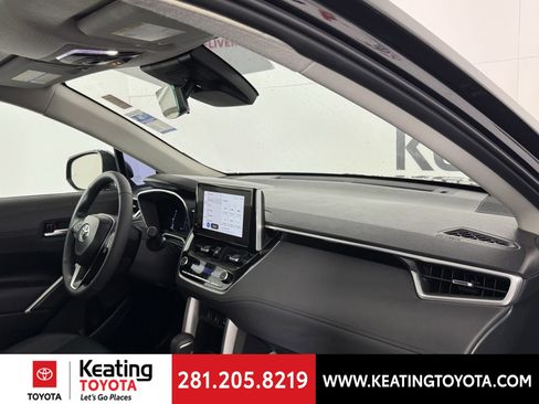 Certified 2024 Toyota Corolla Cross XLE image 24