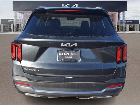 New 2025 Kia Sorento SX image 4